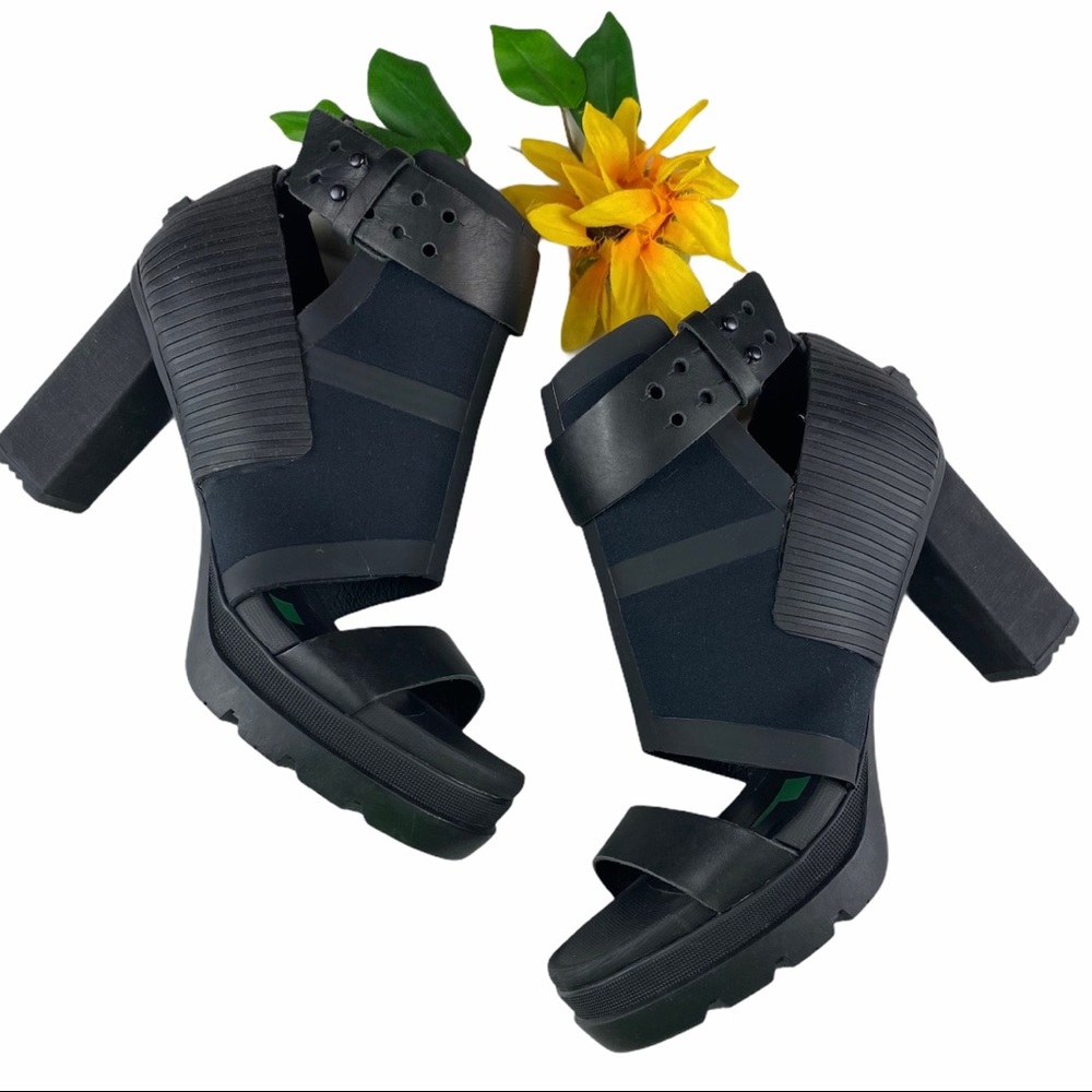 SOREL Medina Leather Rubber Sole Block Sandals
